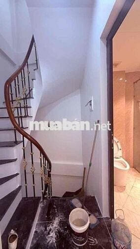 Nhà Đẹp Văn Cao 35m2 - 5 Tầng - Gần Phố - Tiện Ích - Giá 7,8 Tỷ - Hiếm