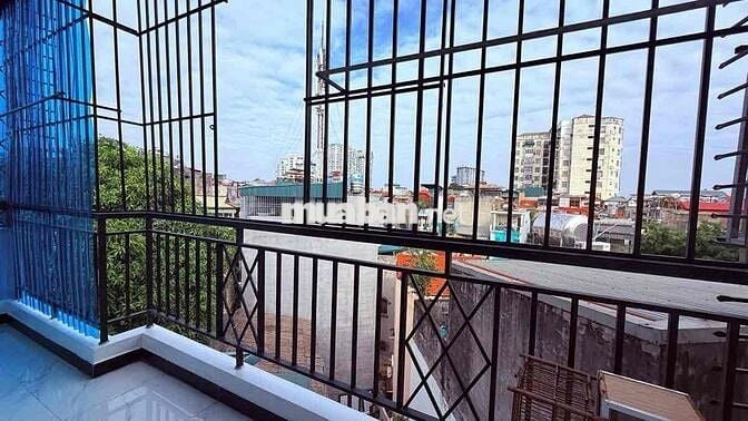 Nhà Đẹp Văn Cao 35m2 - 5 Tầng - Gần Phố - Tiện Ích - Giá 7,8 Tỷ - Hiếm