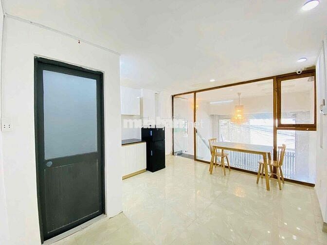 CHDV P. 15-Tân Bình-220m2-11 phòng- doanh thu hơn 50triệu/tháng-7.x ty