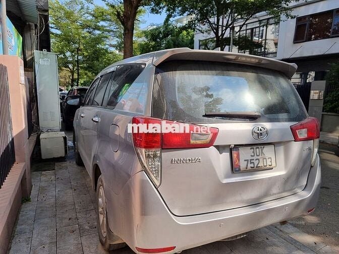 Toyota Innova 2017 2.0E - 140000 km