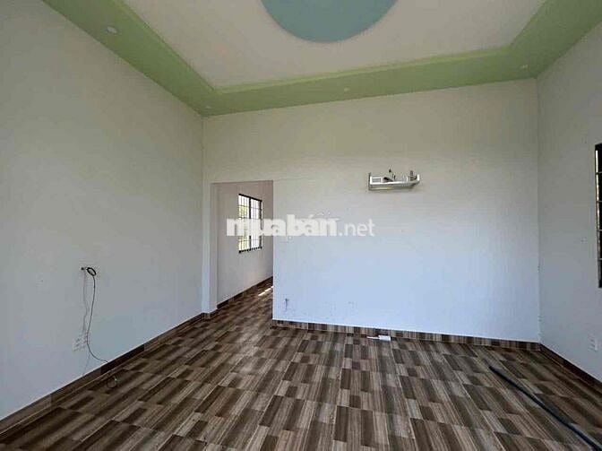 Bán Nhà Vườn 500m2 Đối Diện Bệnh Viện Đa Khoa Tân An