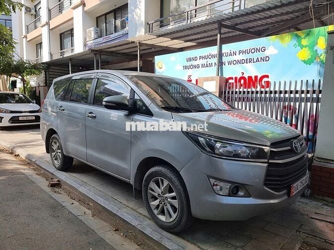 Toyota Innova 2017 2.0E - 140000 km