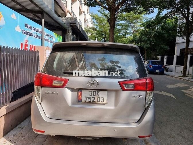 Toyota Innova 2017 2.0E - 140000 km