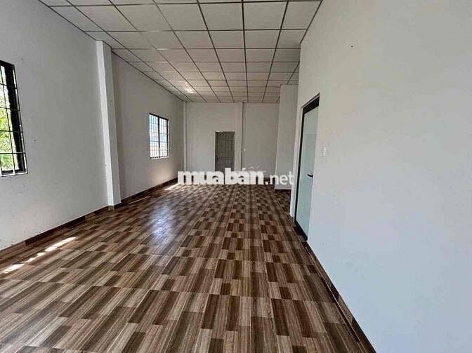 Bán Nhà Vườn 500m2 Đối Diện Bệnh Viện Đa Khoa Tân An