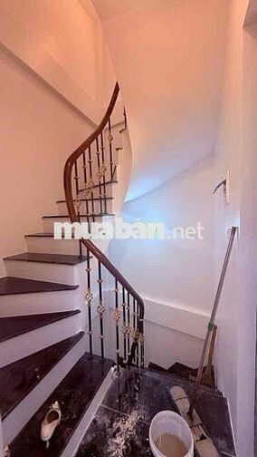 Nhà Đẹp Văn Cao 35m2 - 5 Tầng - Gần Phố - Tiện Ích - Giá 7,8 Tỷ - Hiếm