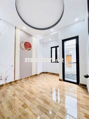 GIÁP NGÃ TƯ BỐN XÃ - 2 TẦNG - 2 PN- 4MX8M, NHỈNH 3 TỶ