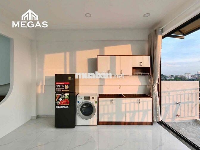 Cho Thuê Căn Hộ 1 Phòng Ngủ Ban Công Ngay Vòng Xoay Dân Chủ Quận 3 T11