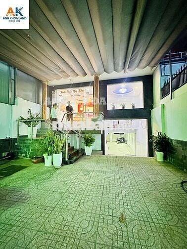 Khách Sạn Ngay Hoàng Diệu 2-Dòng Tiền Ổn Định-Có Thang Máy-Có Hầm