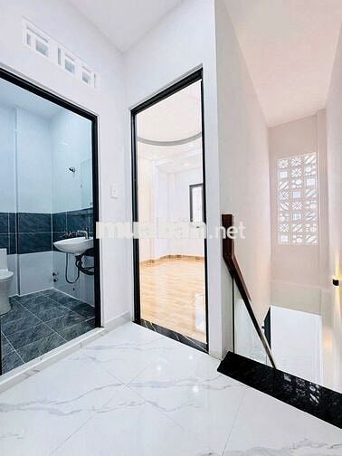 GIÁP NGÃ TƯ BỐN XÃ - 2 TẦNG - 2 PN- 4MX8M, NHỈNH 3 TỶ