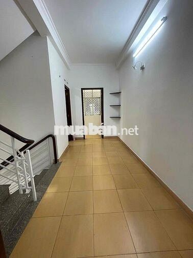 Cho thuê nhà mặt tiền đường Nguyễn Xuân Khoát, dt 4,8x25 trệt 4 lầu