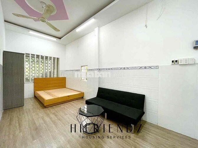CĂN HỘ 1 PHÒNG NGỦ TÁCH BẾP FULL NỘI THẤT NGAY GẦN NGÃ TƯ BỐN XÃ