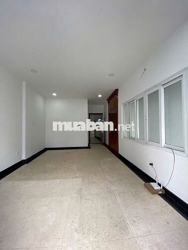 Cho thuê nhà mặt tiền đường Kênh Tân Hóa, dt 8x20 trệt 5 lầu