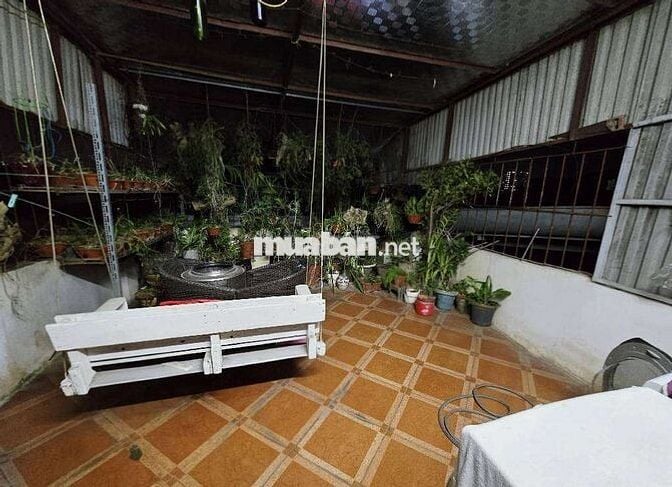 Bán nhà lô góc gần phố Vũ Tông Phan Thanh Bình