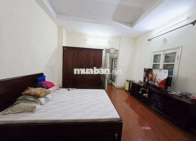 Bán nhà lô góc gần phố Vũ Tông Phan Thanh Bình