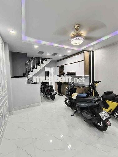 BÁN NHÀ 2 TẦNG - 43m2- 3PN, CMT8, QUẬN 3
