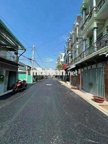 Siêu phẩm Nhà phố đường nhựa rộng 9m