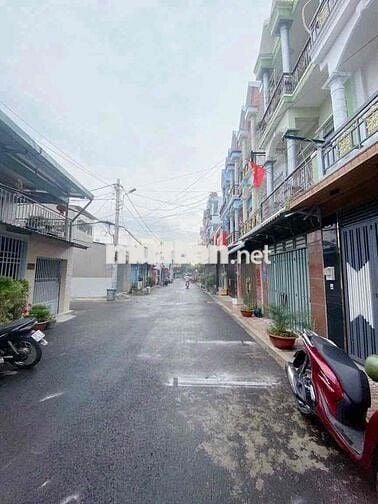 Siêu phẩm Nhà phố đường nhựa rộng 9m