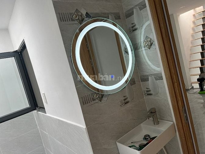 Bán nhà hẻm 122 Vĩnh Khánh, quận 4 nhà đẹp vào ở ngay