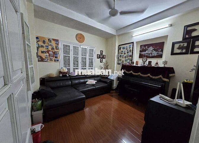 Bán nhà lô góc gần phố Vũ Tông Phan Thanh Bình