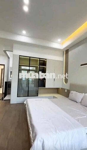 Nhà 1 trệt 2 lầu 210m2 giá 1tỷ6 ngay KCN nam Tân Uyên