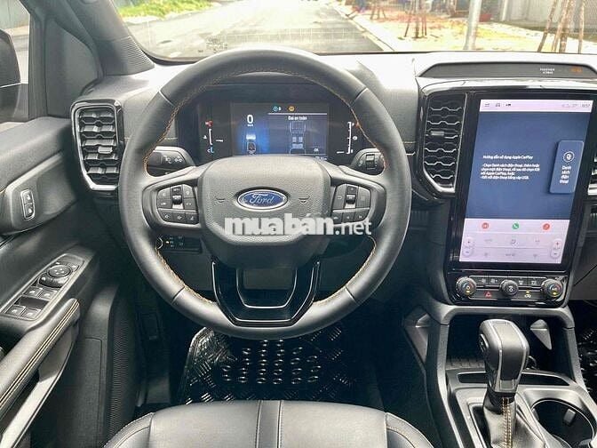 Wildtrak 2025 4x4 Odo- 4000 km. Trả trước 200TR