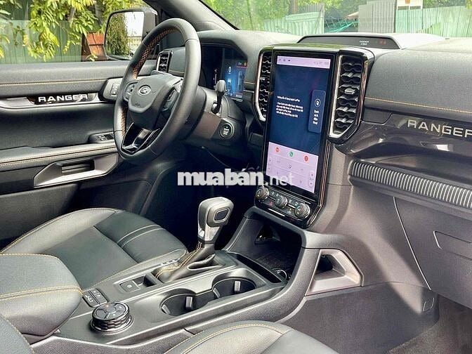 Wildtrak 2025 4x4 Odo- 4000 km. Trả trước 200TR