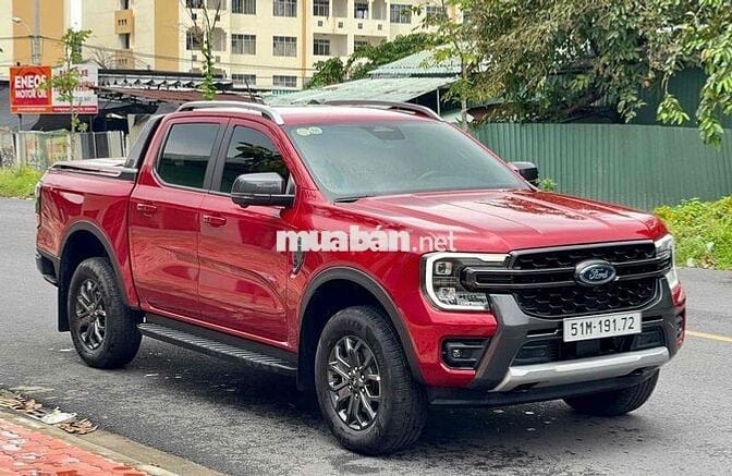 Wildtrak 2025 4x4 Odo- 4000 km. Trả trước 200TR