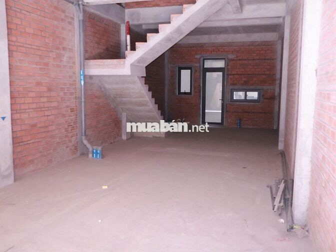 Univalley, diện tích 60 đến 119m2, mặt tiền 4-6m, 1 trệt 3 lầu 1 tum