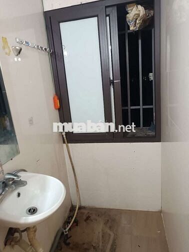 Cho thuê nhà 4tr5 tầng 3 C5 Kim Liên