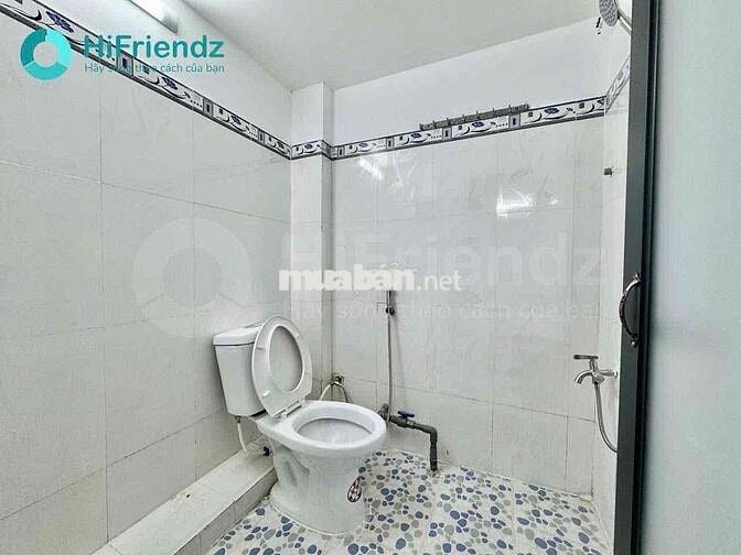 PHÒNG TRỌ GÁC CAO - ĐỦ TIỆN NGHI - CÓ THANG MÁY - BẢO VỆ - GẦN ĐẦM SEN