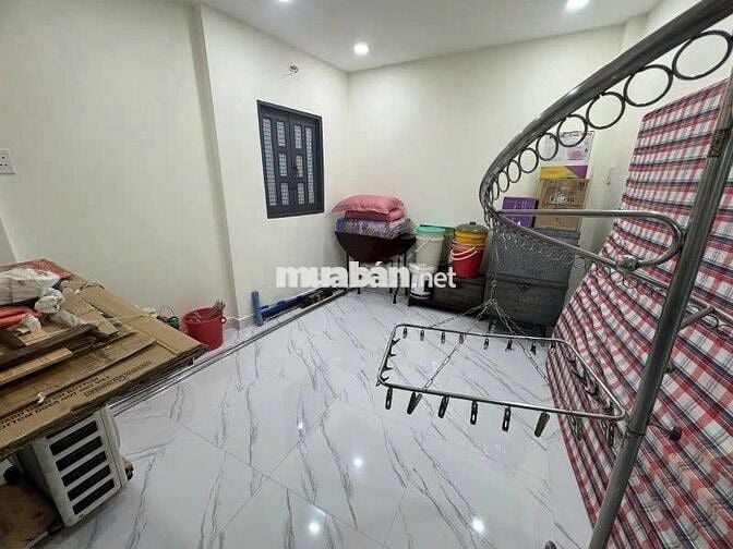 QUẬN 10, CHỈ 3.5 TỶ, 22M2, 2PN 3WC, 3 TẦNG, NHÀ ĐẸP Ở NGAY, SÁT M.TIỀN