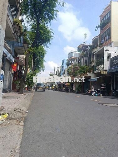 QUẬN 10, CHỈ 3.5 TỶ, 22M2, 2PN 3WC, 3 TẦNG, NHÀ ĐẸP Ở NGAY, SÁT M.TIỀN