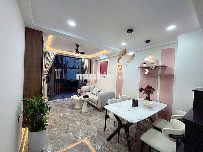 Ngay Sát Phan Xích Long - 7tỷ - 5 Tầng Xinh Xắn - Vào Ở Ngay