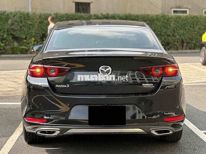 Mazda 3 2022 1.5L Premium - 61000 km