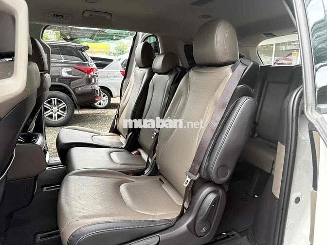CANIVAL 2024 premium 8s LƯỚT 7vạn ,BẢO HÀNH 2027
