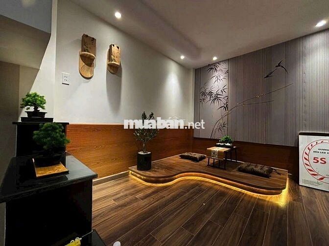 Ngay Sát Phan Xích Long - 7tỷ - 5 Tầng Xinh Xắn - Vào Ở Ngay