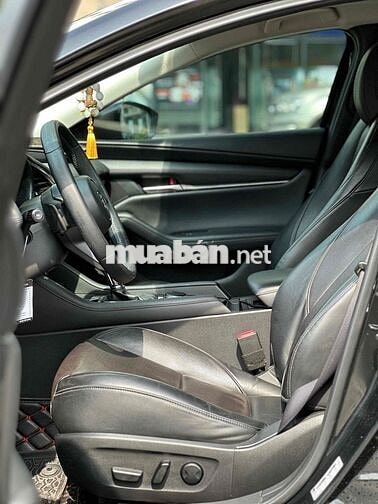 Mazda 3 2022 1.5L Premium - 61000 km