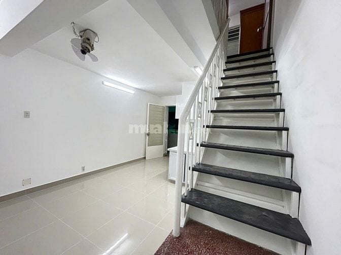 CC 52 P5 Q8 ,  1PN 49m2 , sd thang máy, shr ngay TTHC Q8, hỗ trợ NH