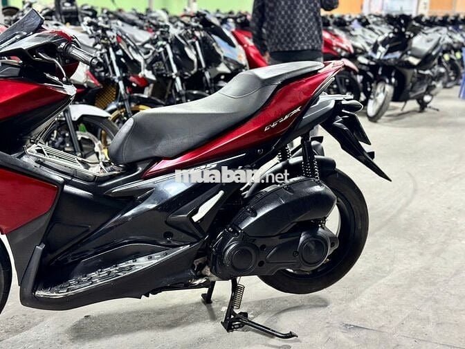 XE MÁYTHANH TÙNG_NVX 125 ĐỎ MẬN NGUYÊN BẢN BAO ZIN