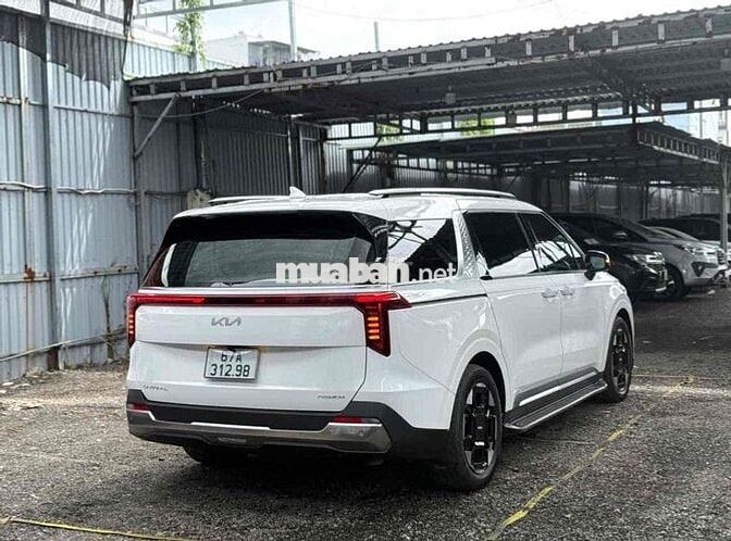 CANIVAL 2024 premium 8s LƯỚT 7vạn ,BẢO HÀNH 2027