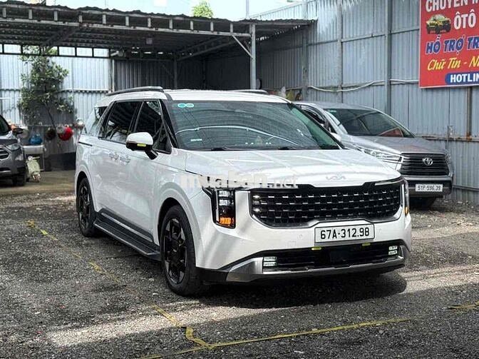 CANIVAL 2024 premium 8s LƯỚT 7vạn ,BẢO HÀNH 2027