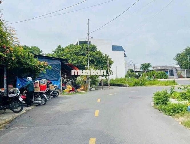 Chủ nhà ra nước ngoài định cư nên cần bán đất ở HVC Củ Chi 205m2