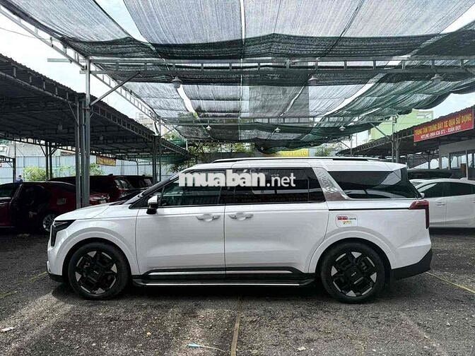 CANIVAL 2024 premium 8s LƯỚT 7vạn ,BẢO HÀNH 2027