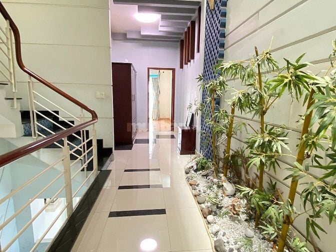 Cho thuê nhà mặt tiền đường Chợ Lớn, phường Bình Phú, HCM