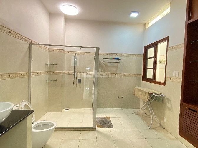 Cho thuê nhà mặt tiền đường Chợ Lớn, phường Bình Phú, HCM