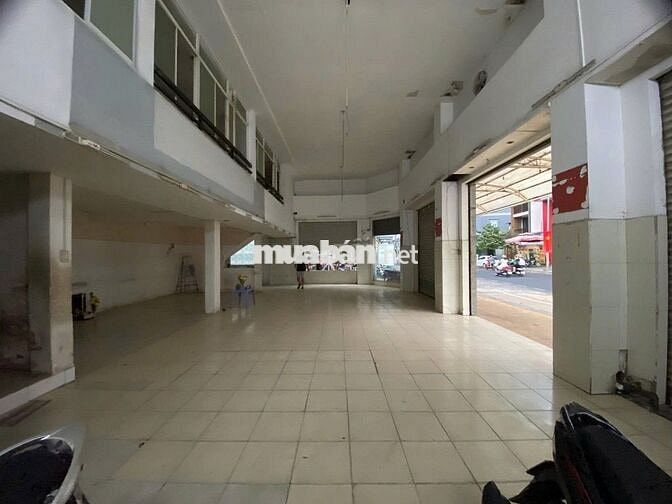 🏠 Cho thuê nhà góc 2MT Trần Phú Q5 – 15x10m, 3 lầu, vị trí cực đẹp