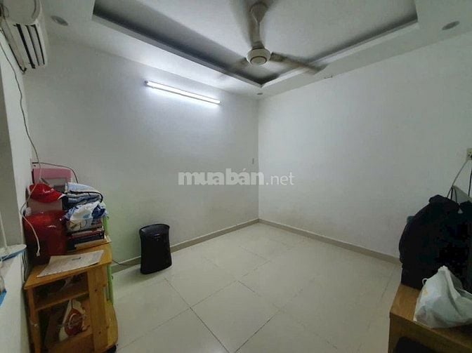 Chung cư Trương Định,P6, Q3 căn 2p ngủ, ban công, máy lạnh chỉ 9,5tr/t