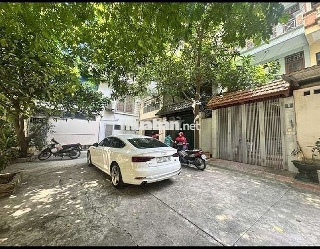 NHÀ PHÂN LÔ - Ô TÔ TRÁNH - CÓ SÂN ĐỖ Ô TÔ