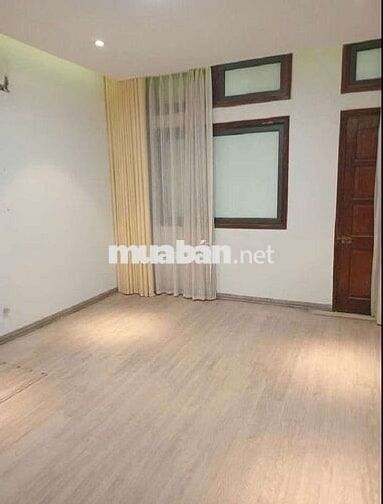 NHÀ PHÂN LÔ - Ô TÔ TRÁNH - CÓ SÂN ĐỖ Ô TÔ