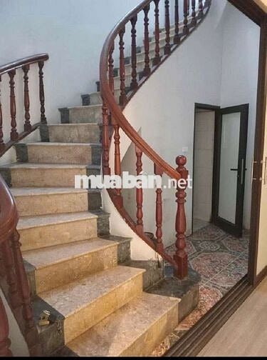 NHÀ PHÂN LÔ - Ô TÔ TRÁNH - CÓ SÂN ĐỖ Ô TÔ